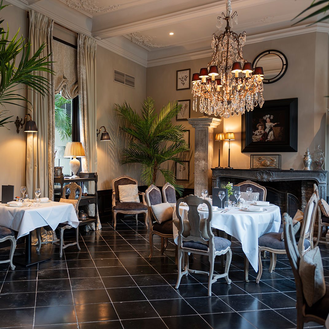 Cobergher Hotel, at the table