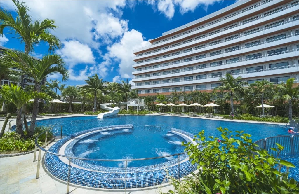 Hilton Okinawa Chatan Resort — vibe