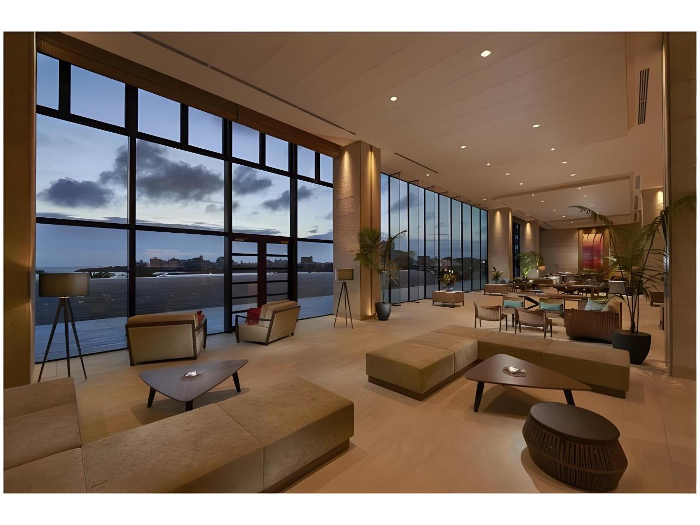 Hilton Okinawa Chatan Resort — vibe