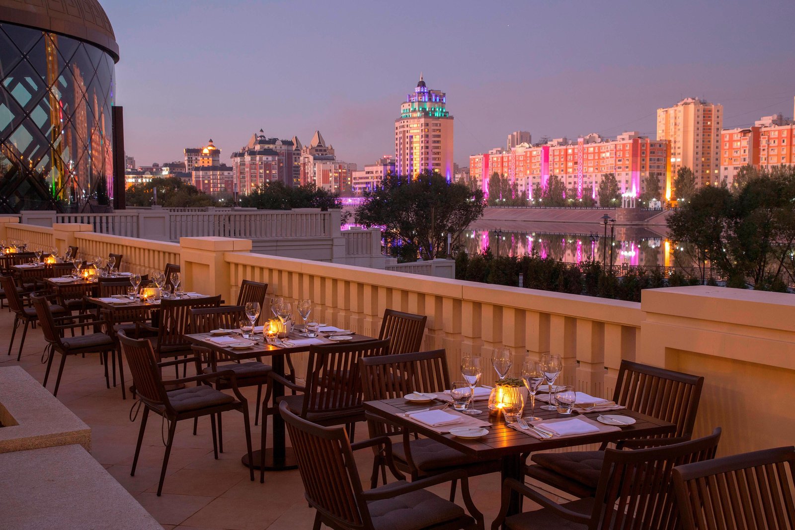 The St. Regis Astana, eat & drink