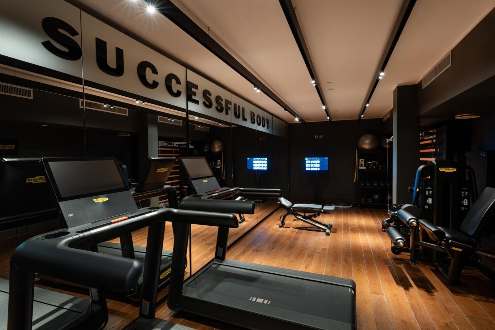 Ancora, the gym
