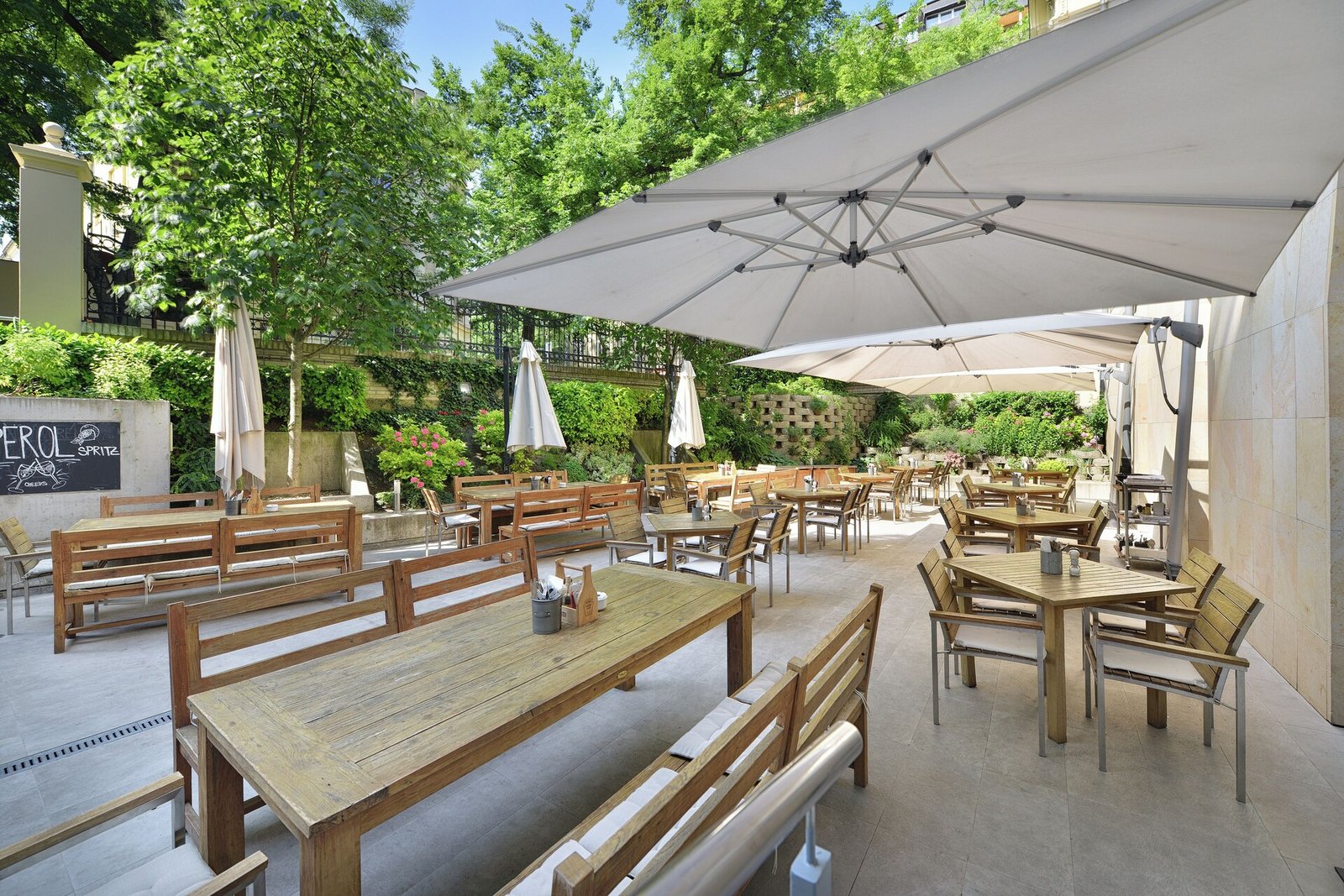 Wilson Palace Bratislava, eat & drink