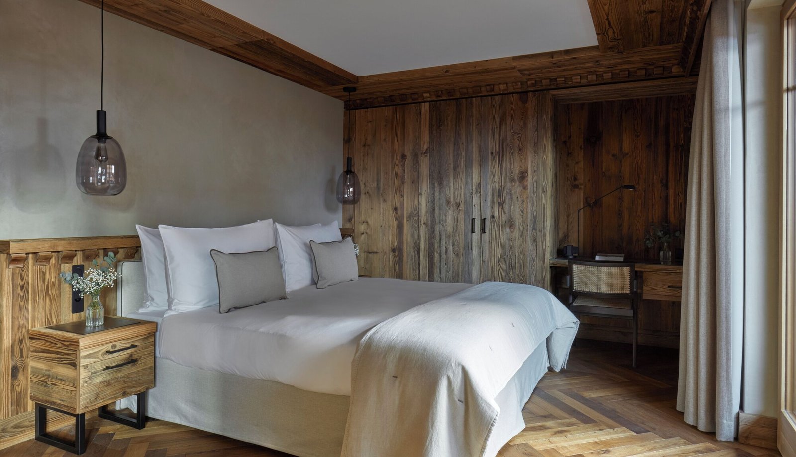 The Mansard, rooms