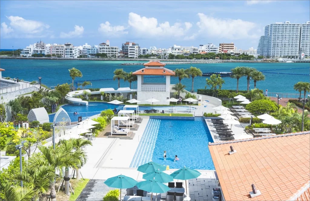 DoubleTree by Hilton Okinawa Chatan Resort — vibe