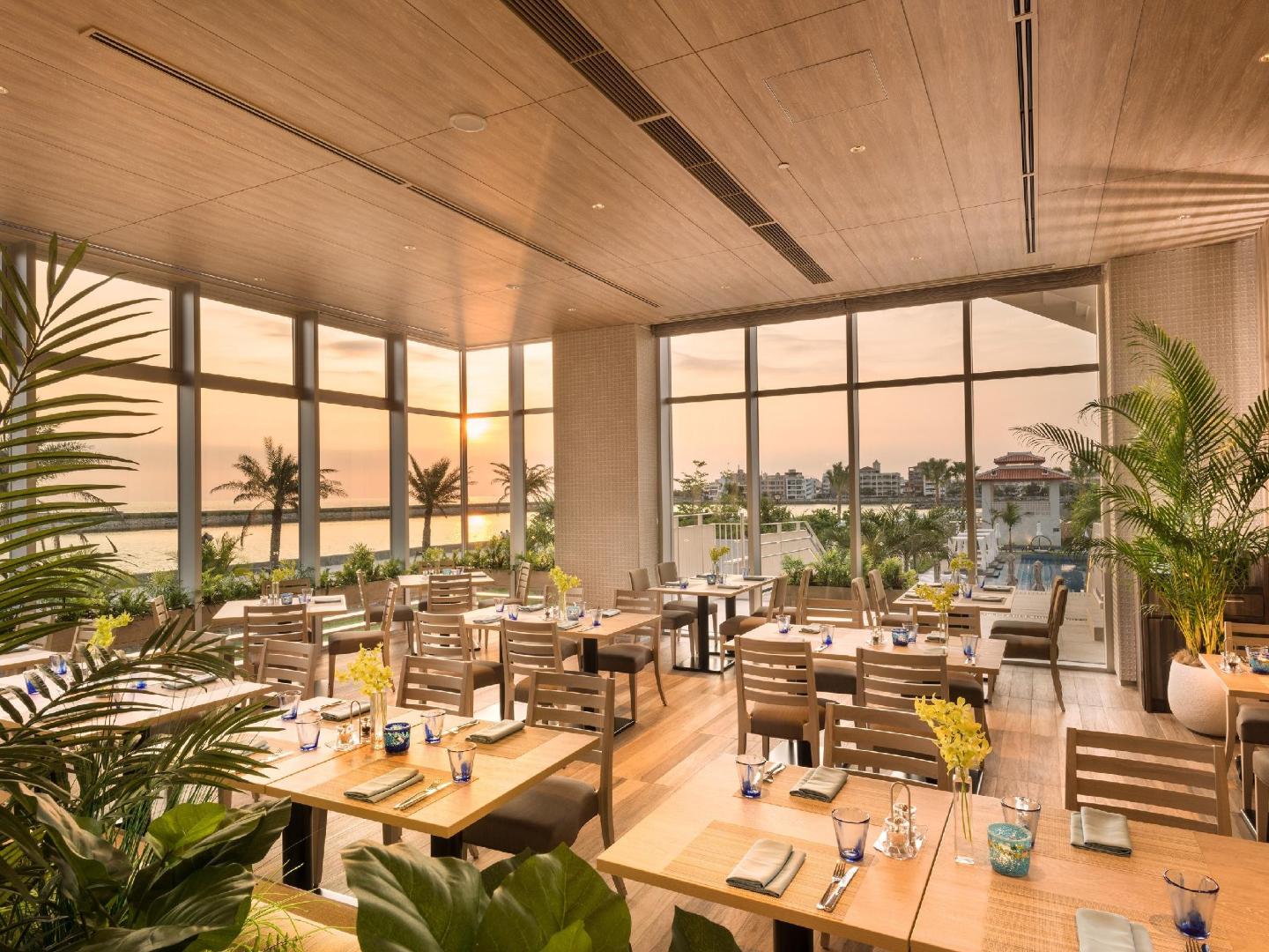 DoubleTree by Hilton Okinawa Chatan Resort — eat & drink