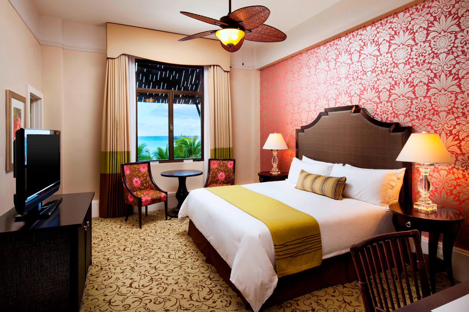 The Royal Hawaiian Resort, Waikiki — rooms