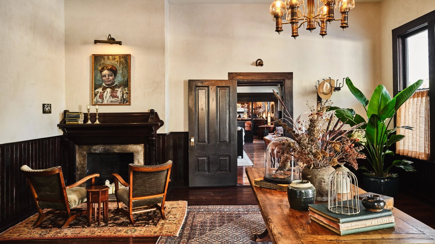 The Inn at Mattei's Tavern, vibe