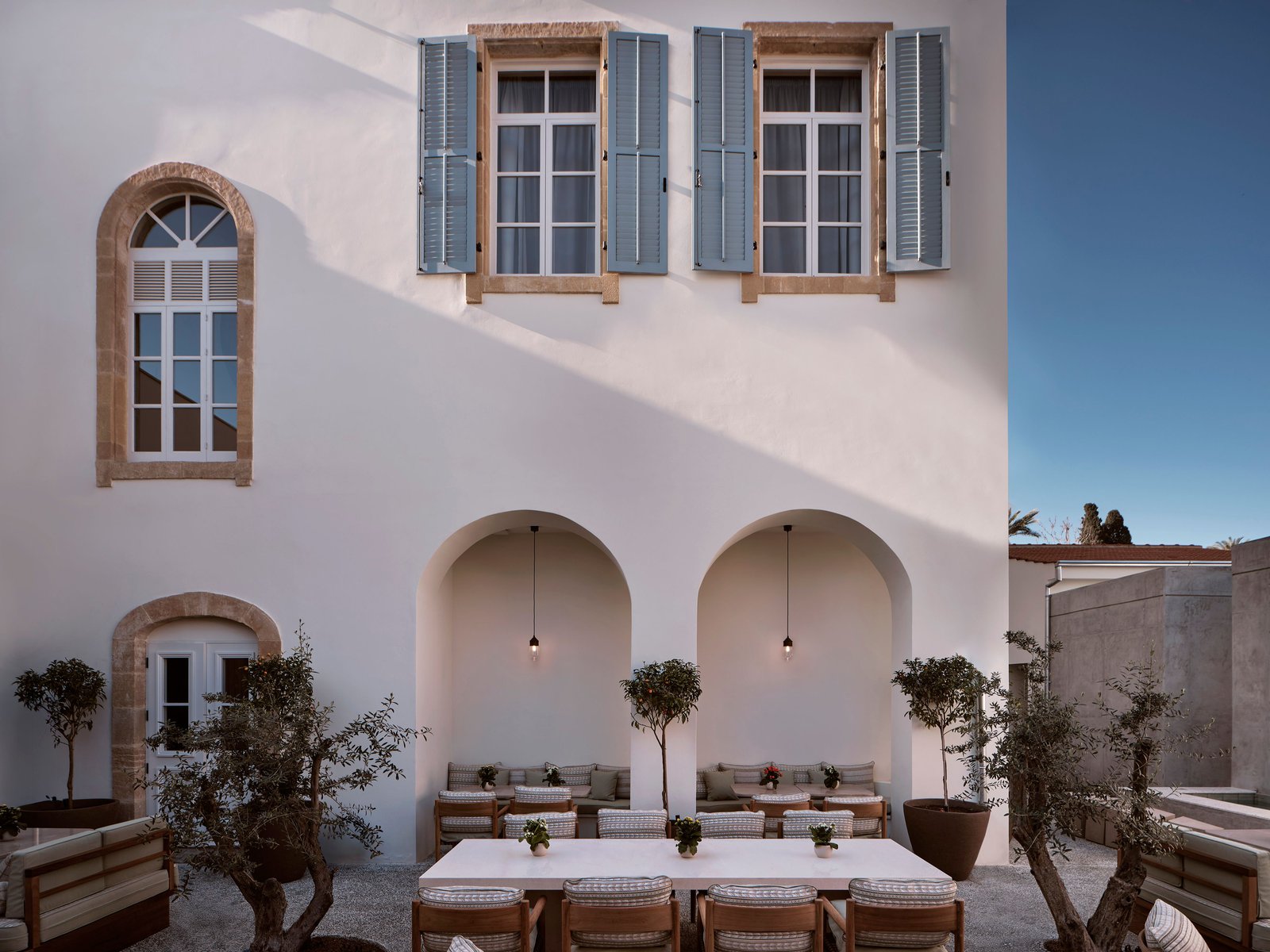 Amyth of Nicosia, eat & drink