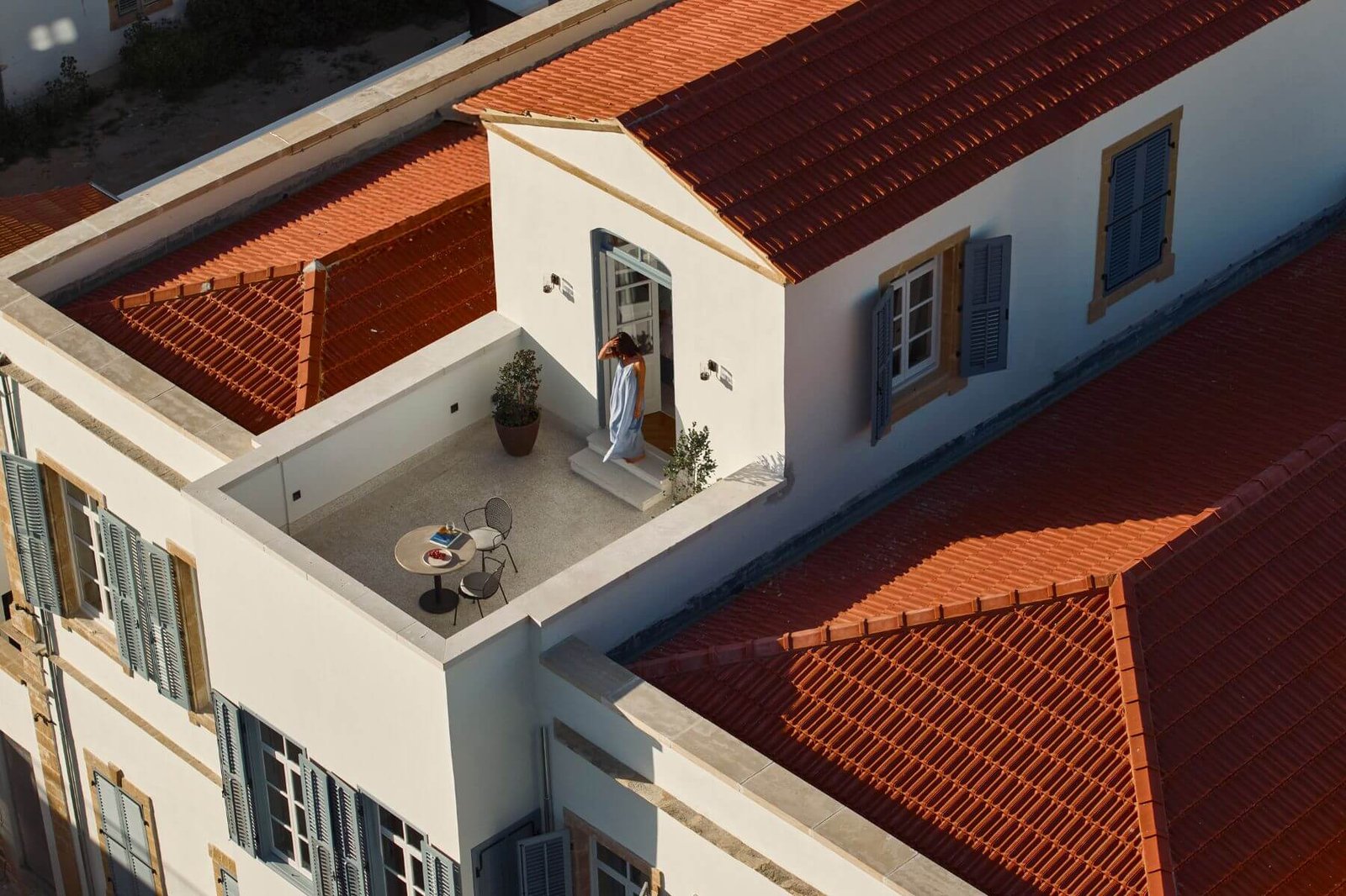 Amyth of Nicosia, vibe