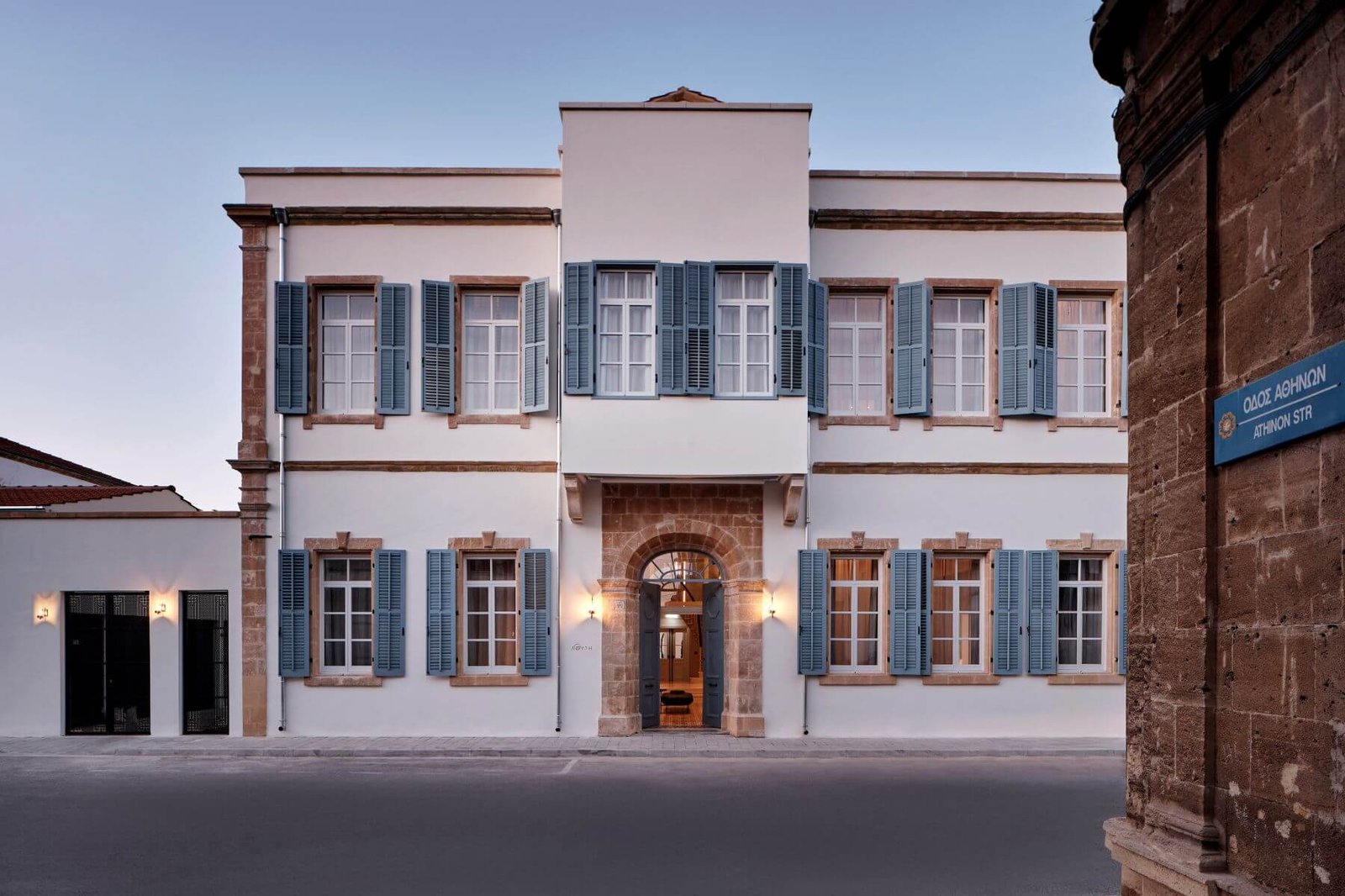 Amyth of Nicosia, backstory