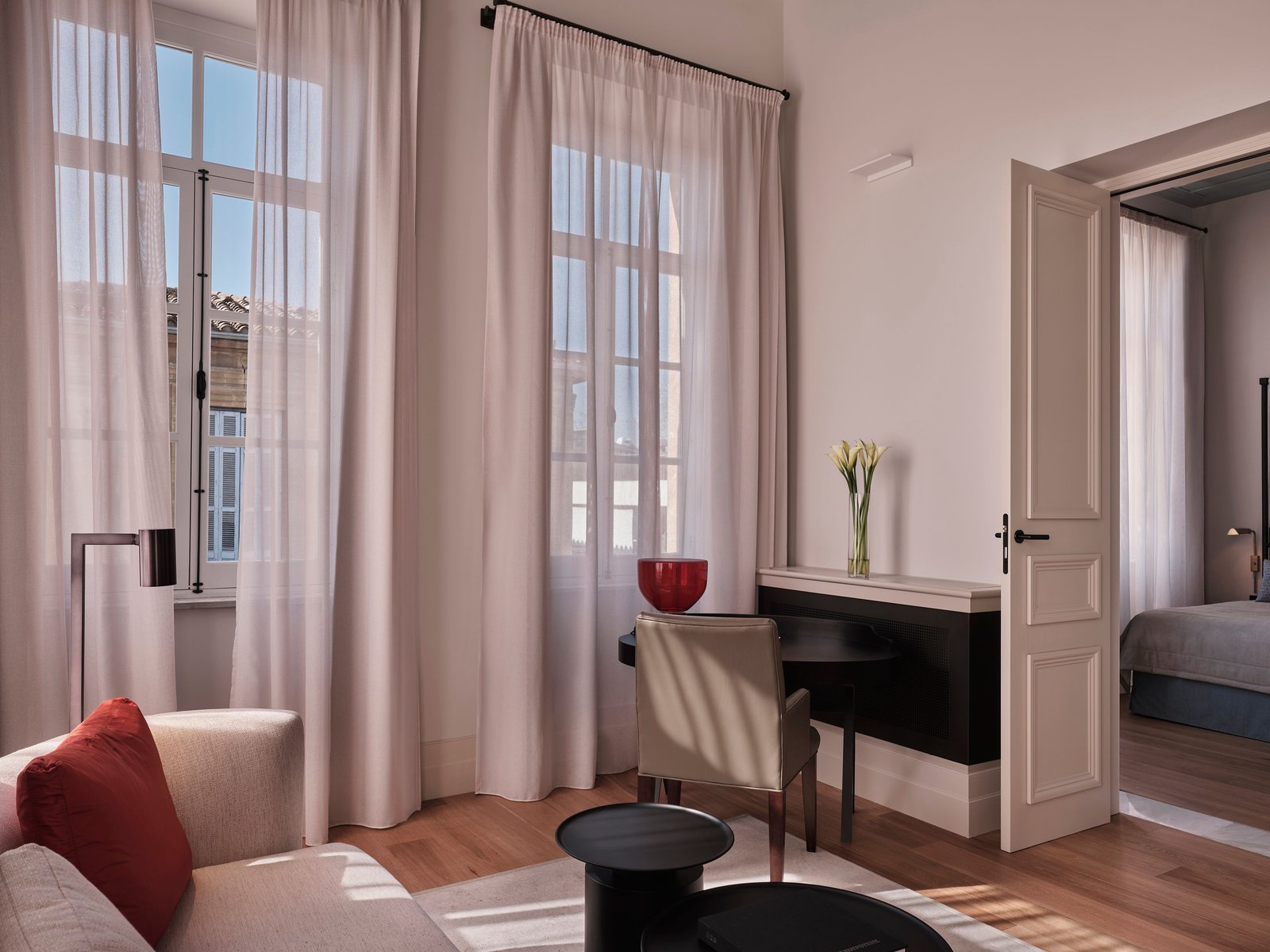 Amyth of Nicosia, rooms