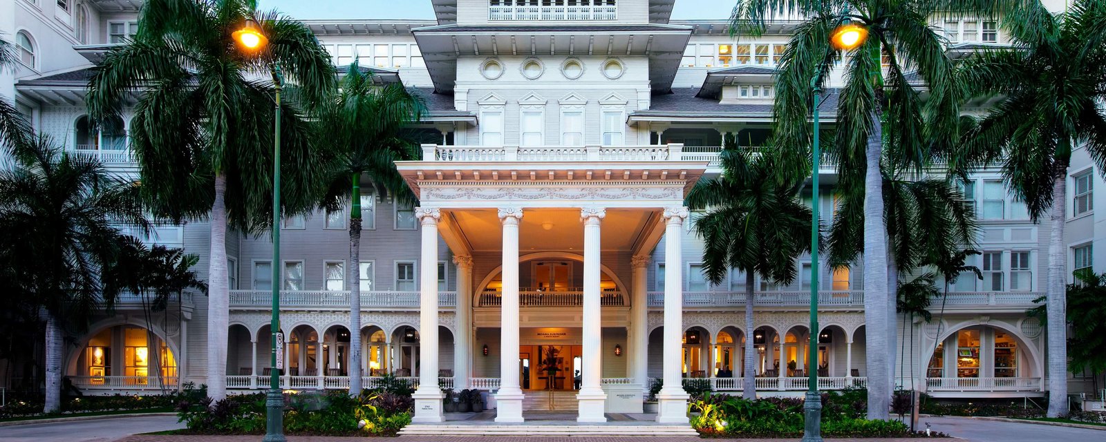Moana Surfrider, A Westin Resort & Spa — vibe