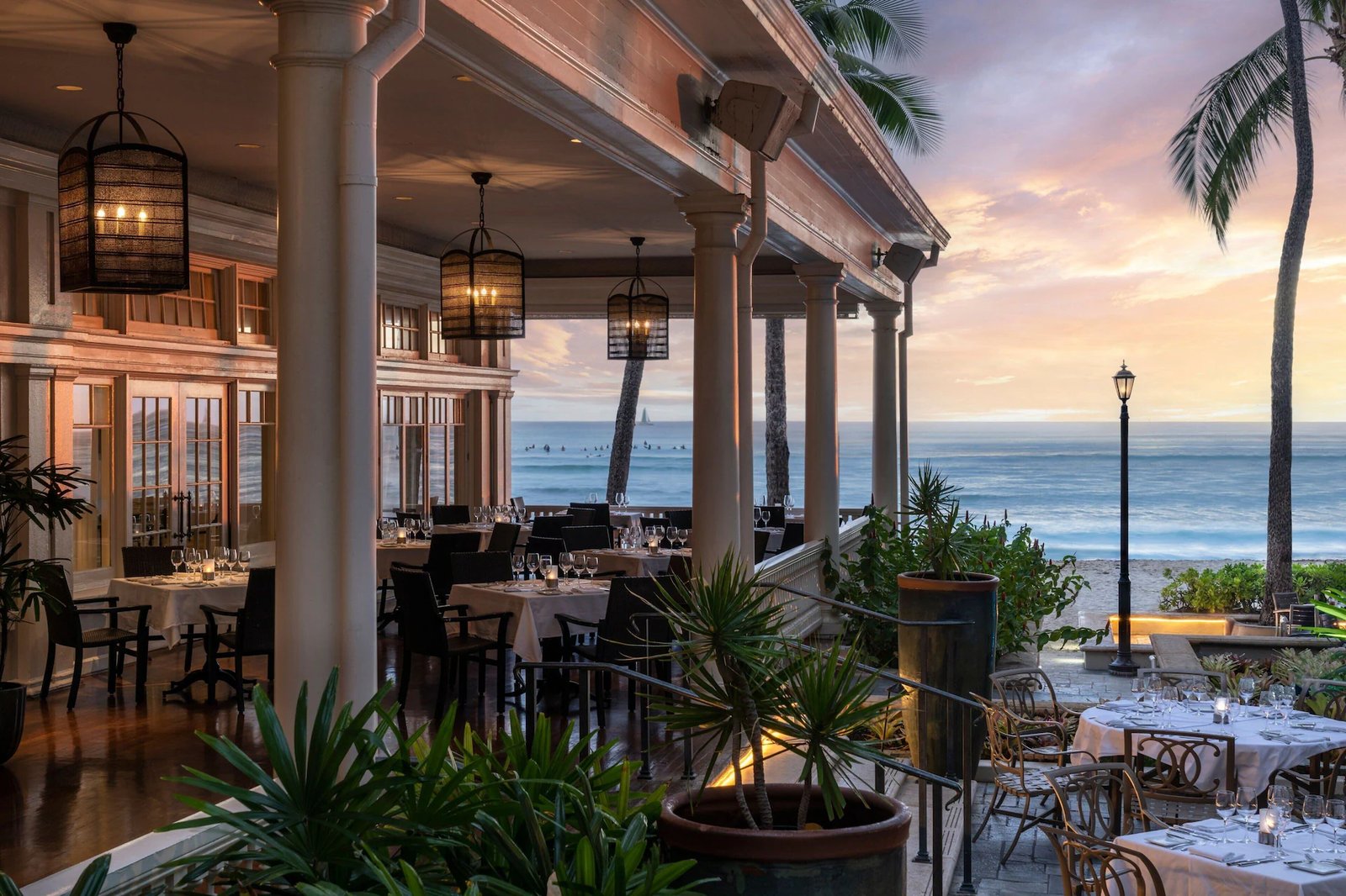 Moana Surfrider, A Westin Resort & Spa — eat & drink