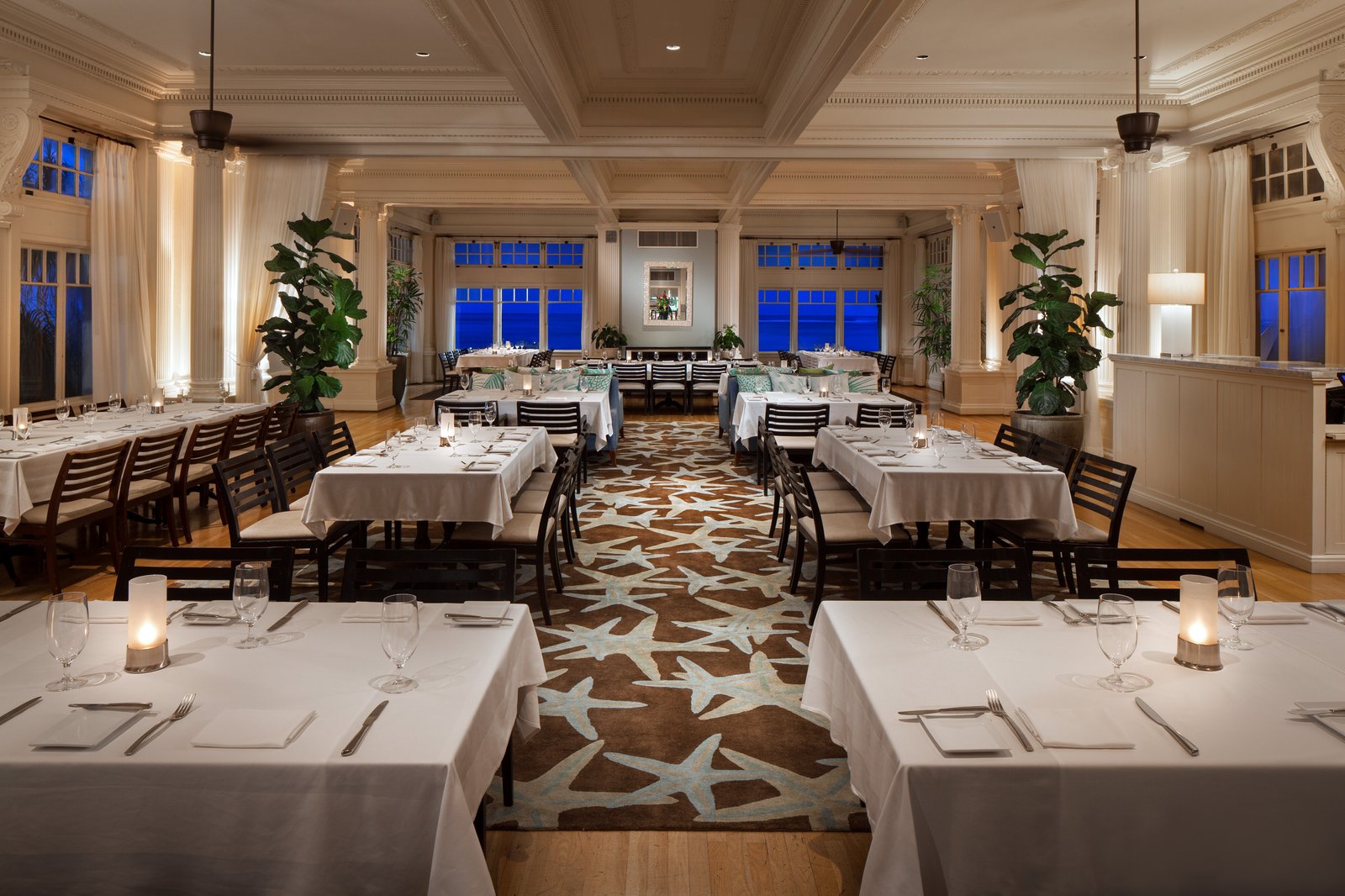Moana Surfrider, A Westin Resort & Spa, beachhouse at the moana