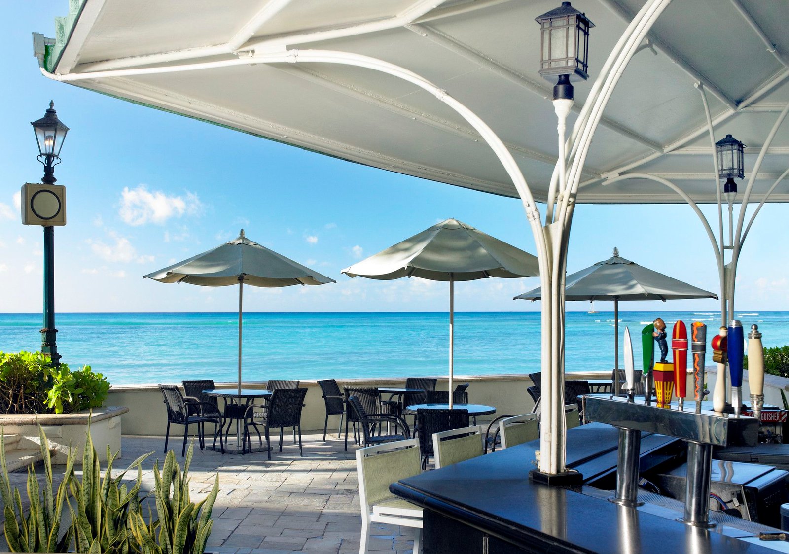Moana Surfrider, A Westin Resort & Spa, at the table