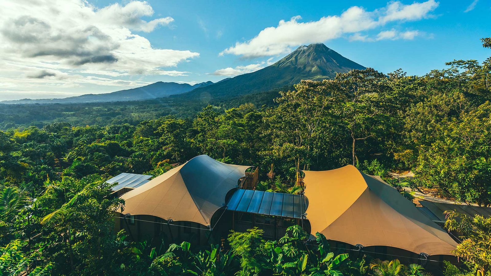Nayara Tented Camp, backstory