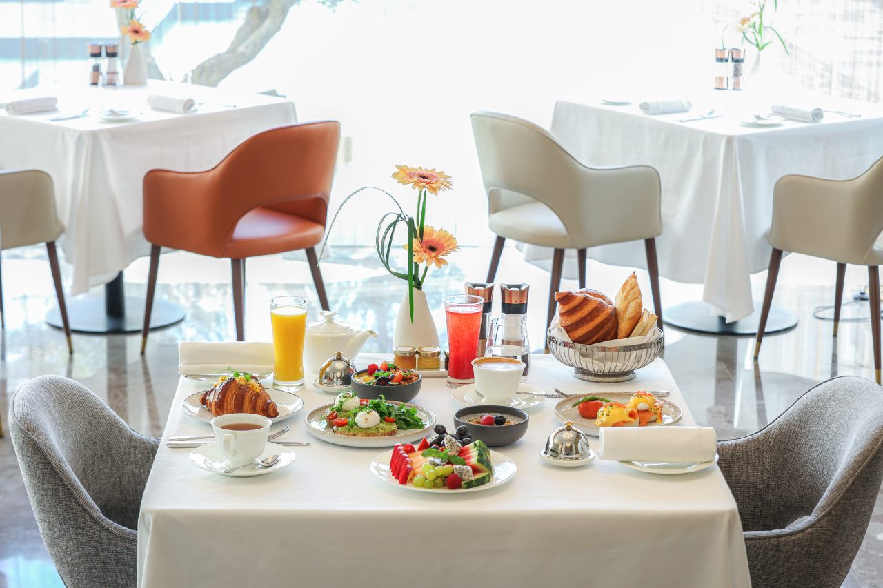 The Biltmore Hotel Villas, eat & drink