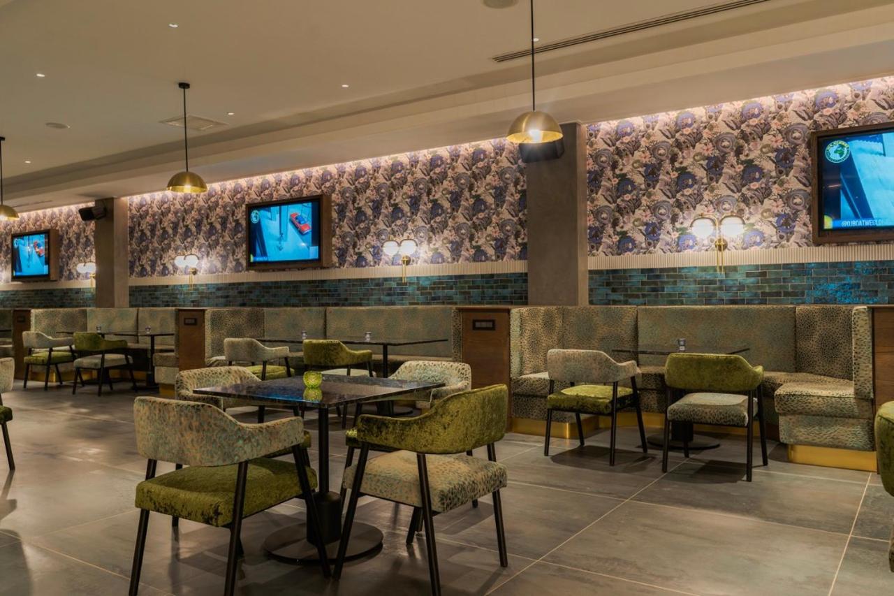 The Pinnacle Kigali, eat & drink