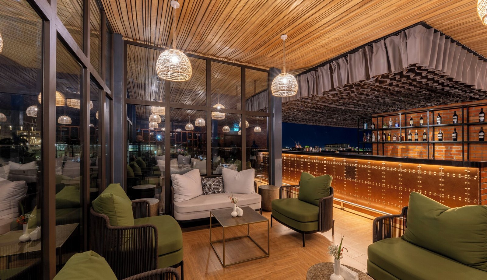 The Pinnacle Kigali, eat & drink