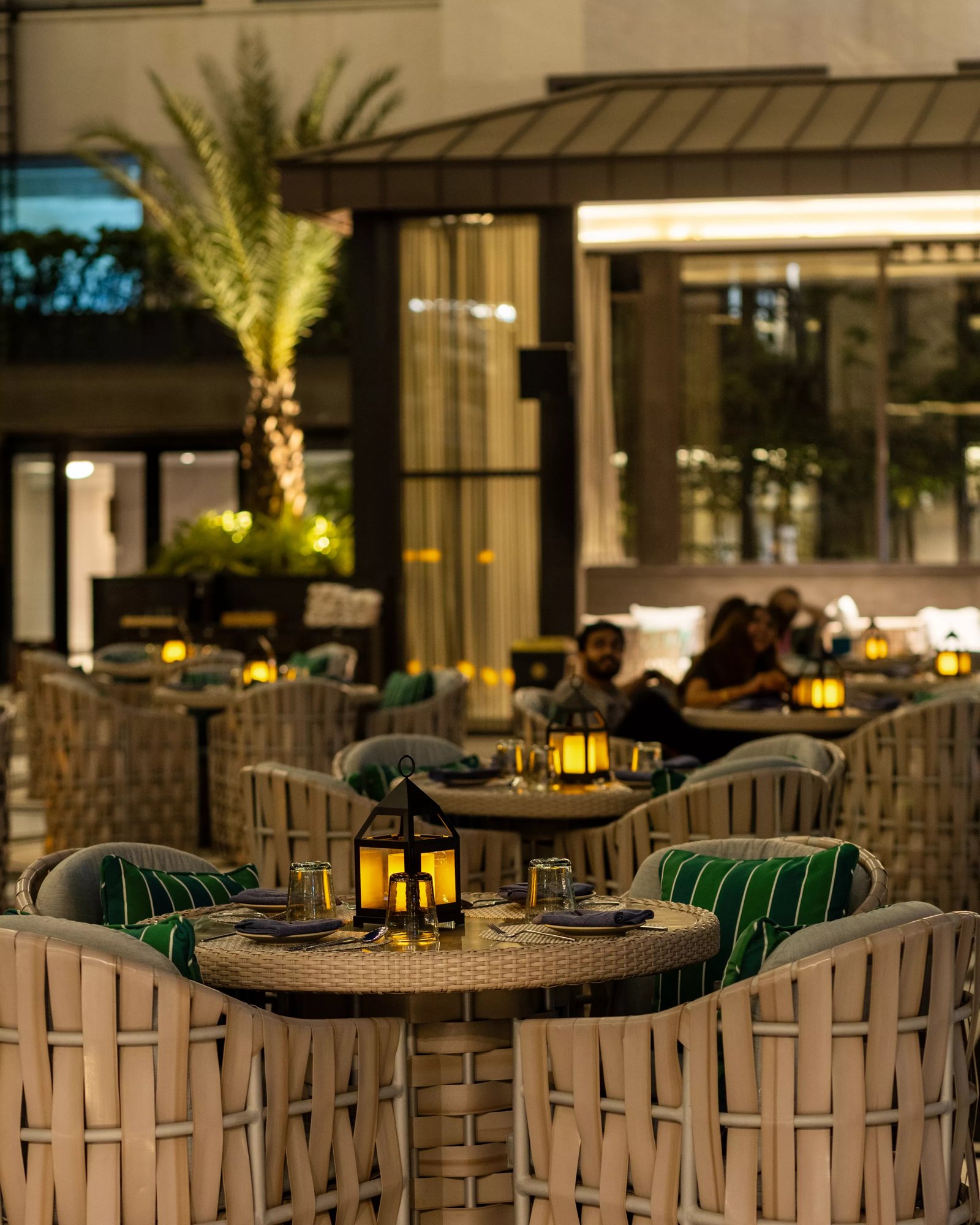Fairmont Mumbai, eat & drink