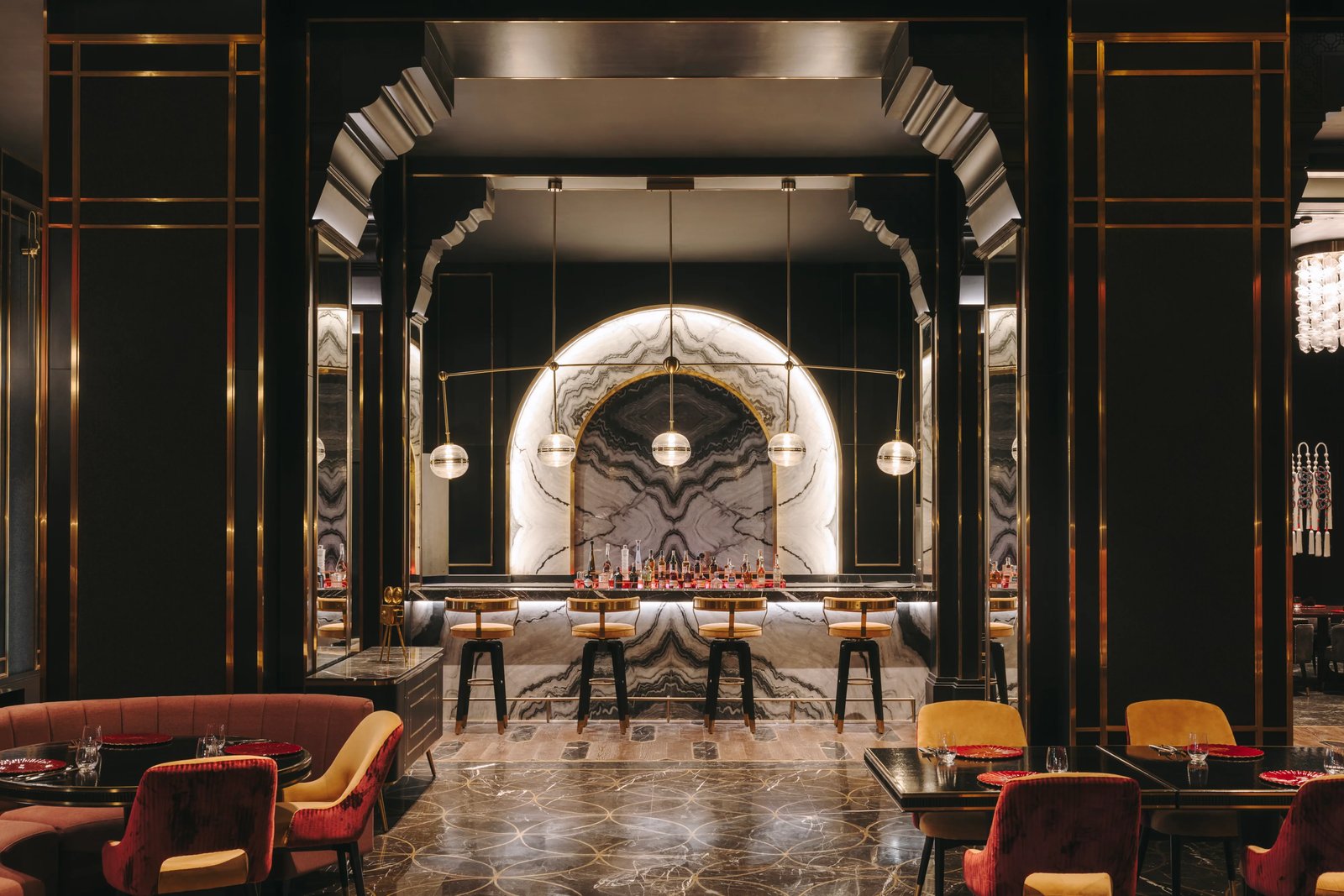 Fairmont Mumbai, eat & drink