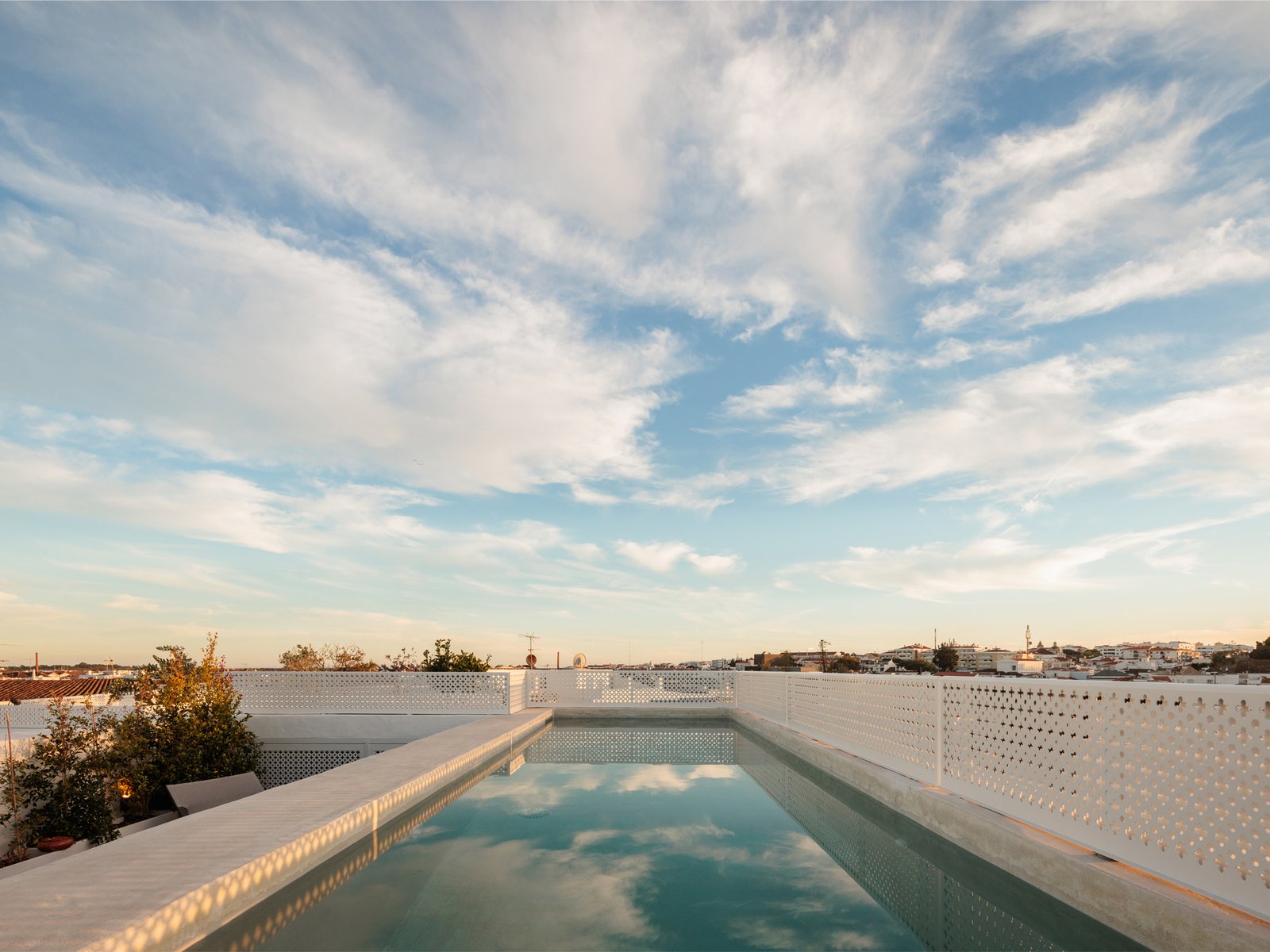 Palácio de Tavira, the pool