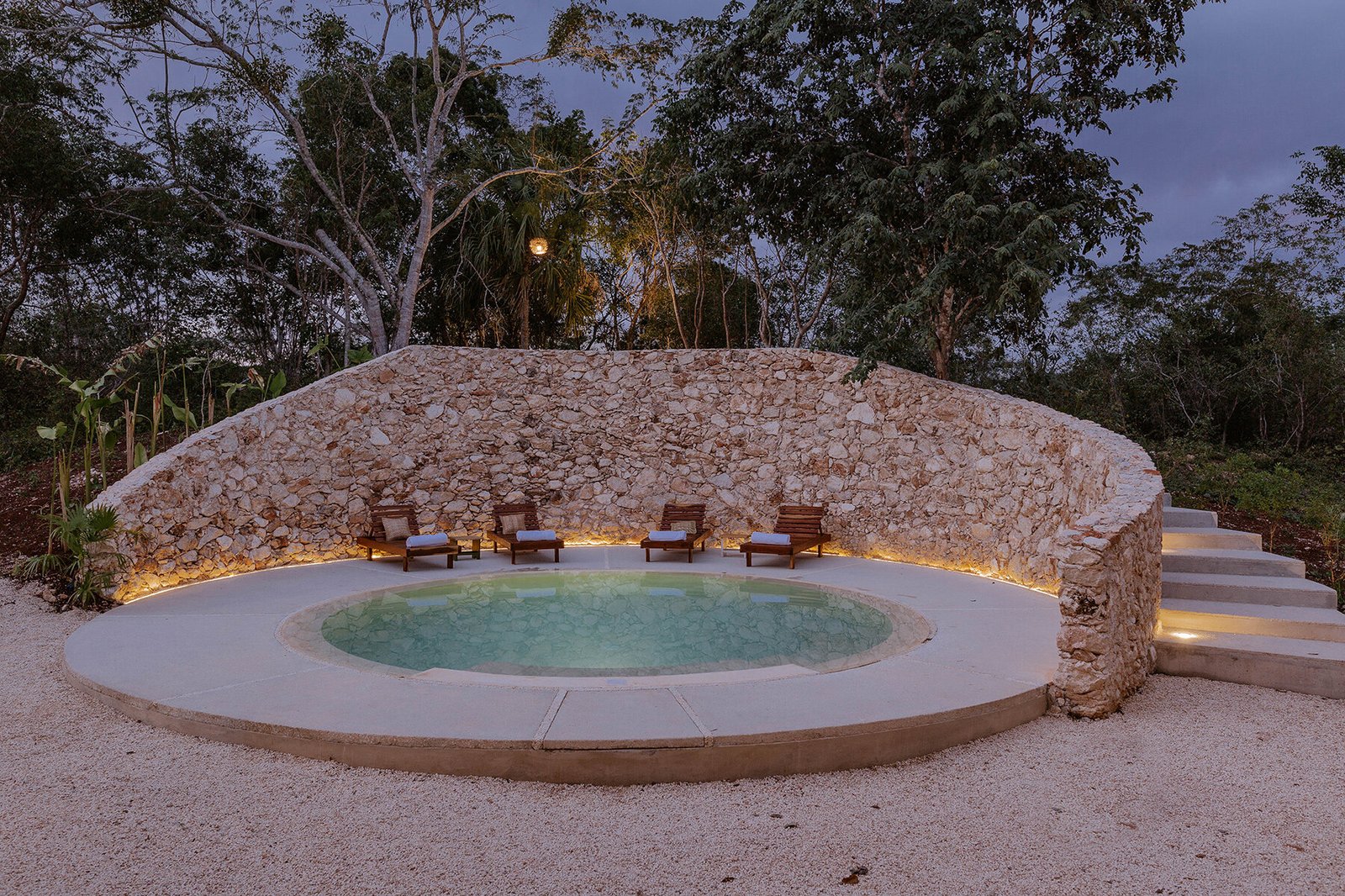 Galopina, the pool