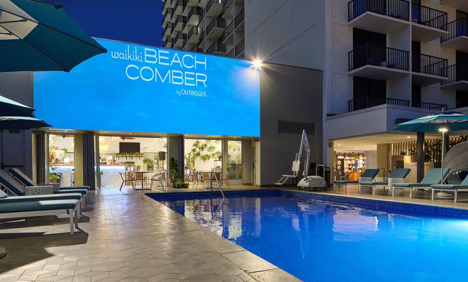 Outrigger Waikiki Beachcomber Hotel, the pool