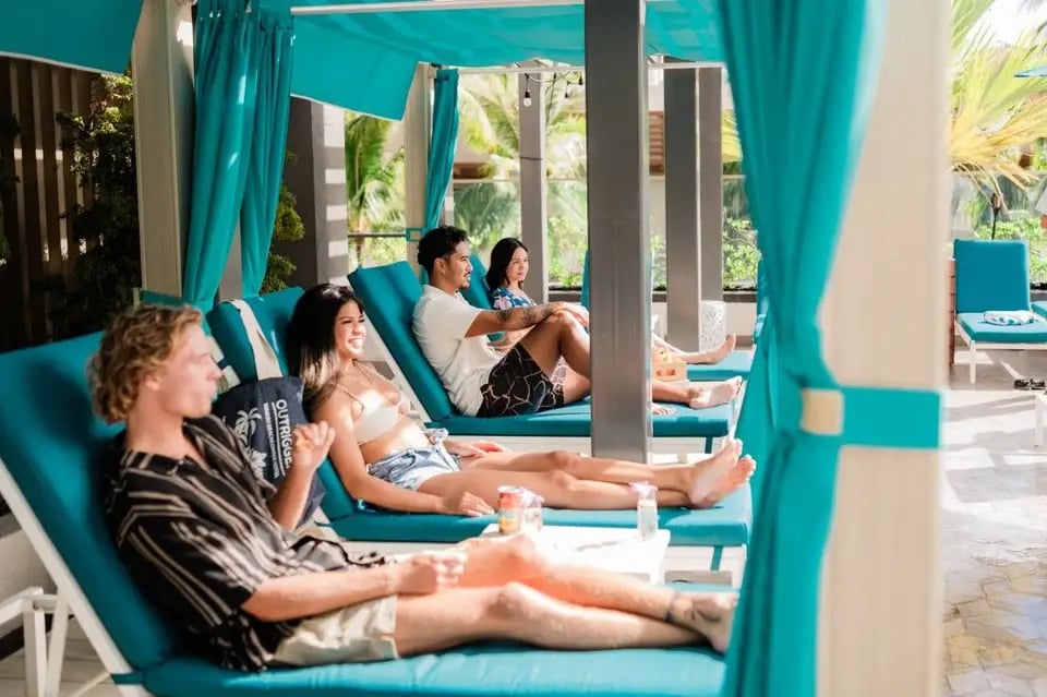 Outrigger Waikiki Beachcomber Hotel, the pool
