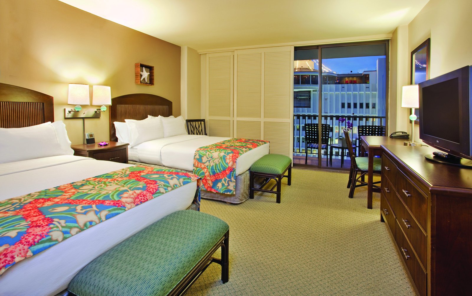 Outrigger Waikiki Beachcomber Hotel — rooms