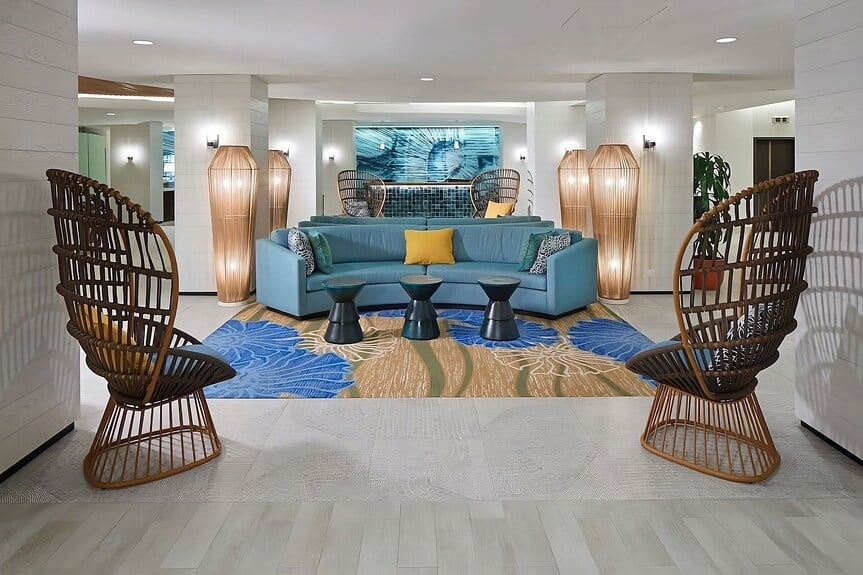 Outrigger Waikiki Beachcomber Hotel — eat & drink
