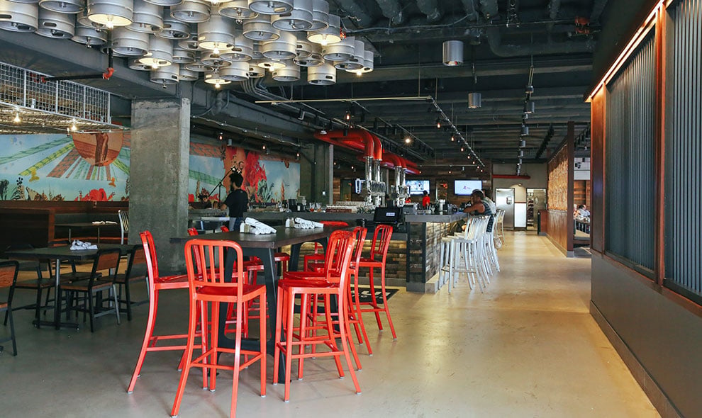 Outrigger Waikiki Beachcomber Hotel — eat & drink