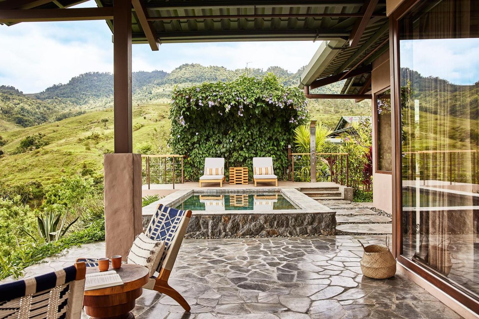 Hacienda AltaGracia, vibe