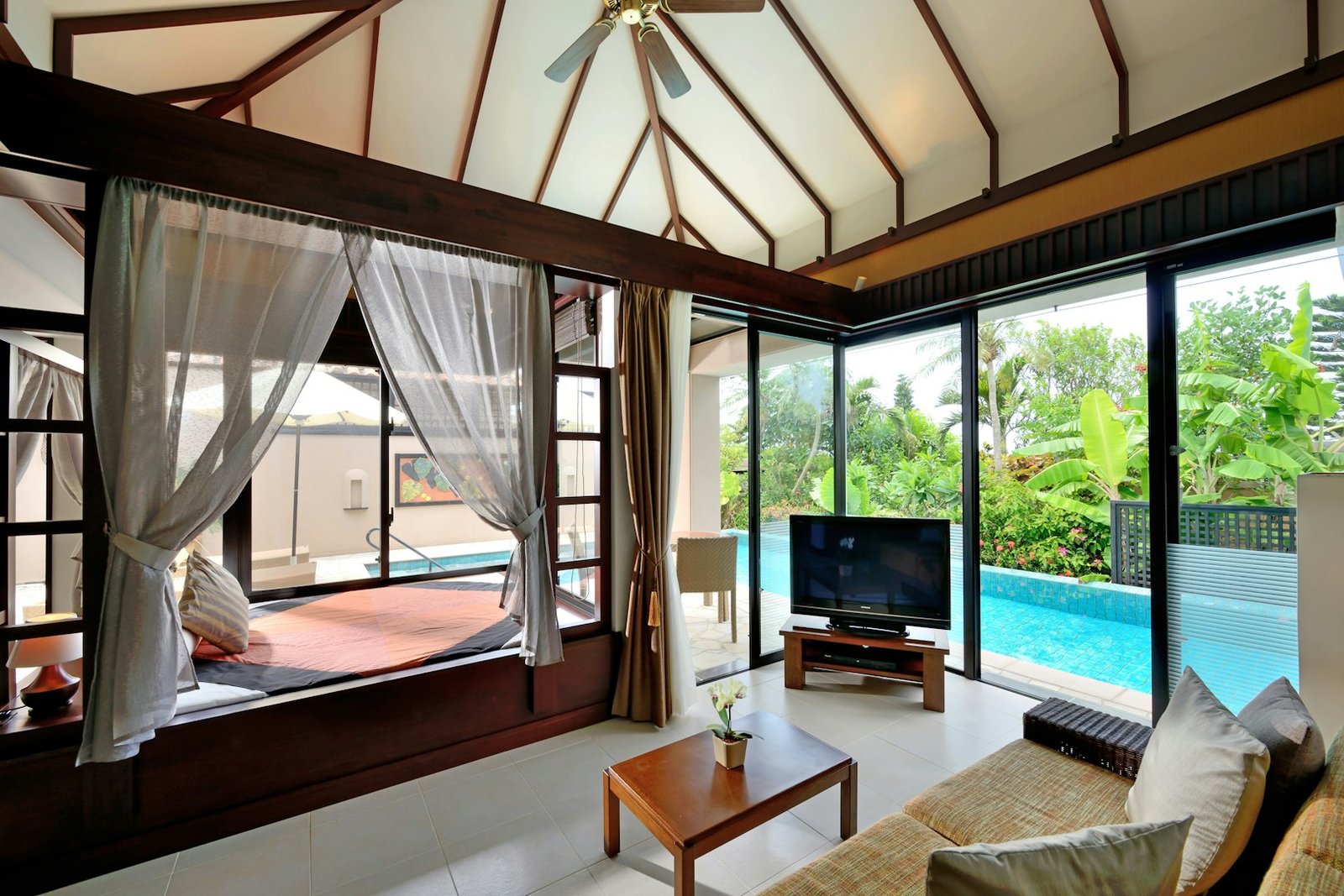 Shigira Bayside Suite Allamanda — rooms
