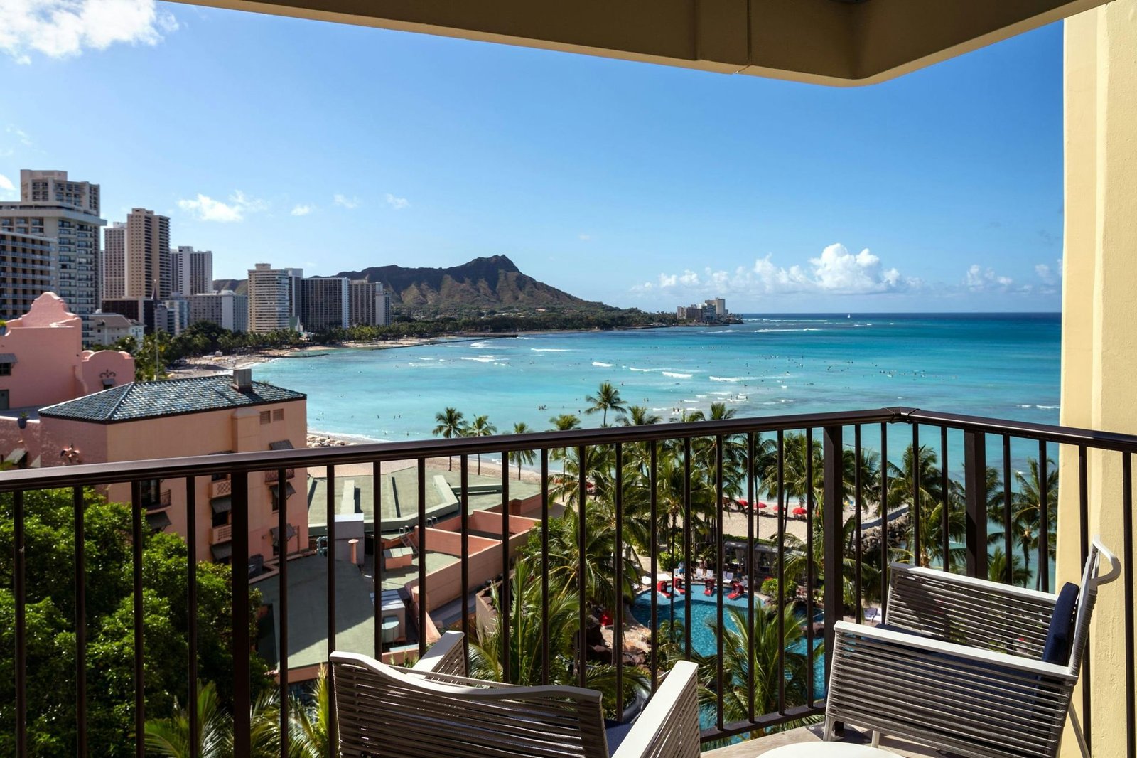 Sheraton Waikiki Beach Resort — vibe