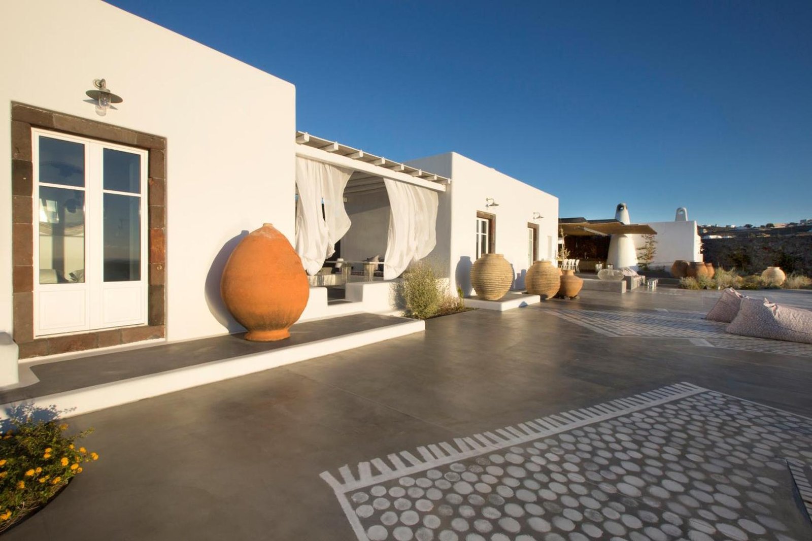 Erosantorini Estate, vibe
