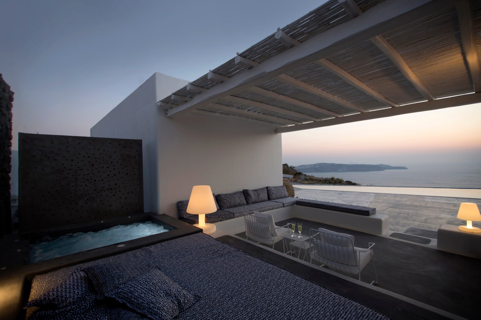 Erosantorini Estate, vibe