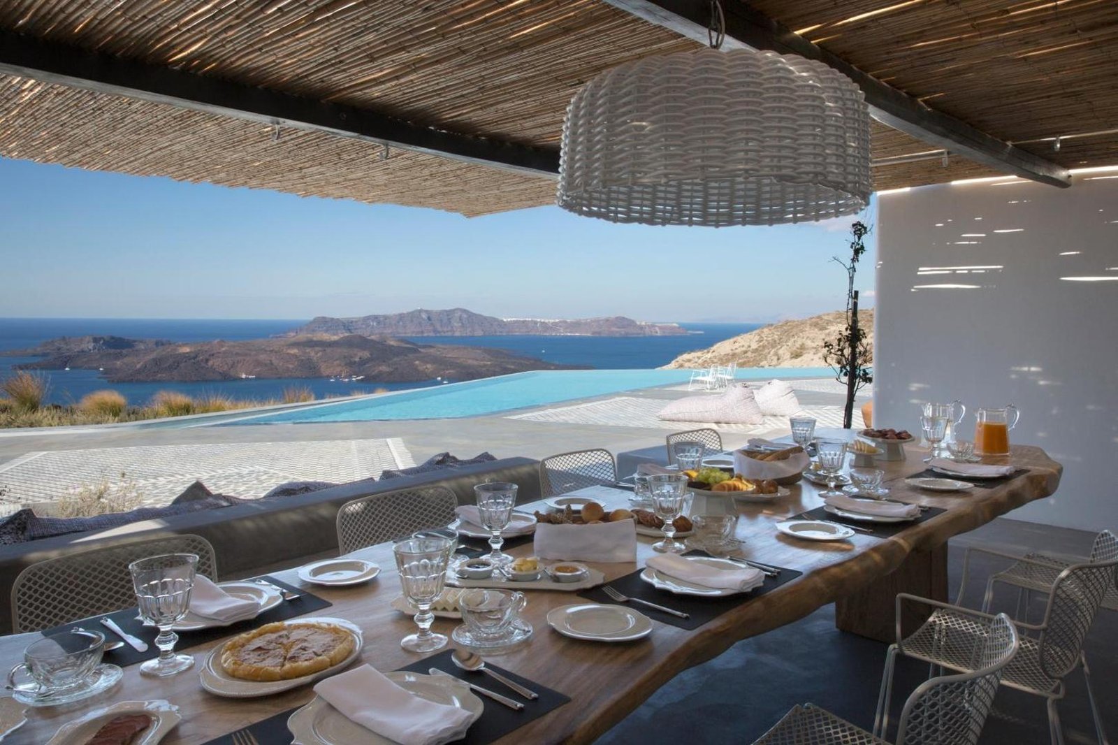 Erosantorini Estate, eat & drink