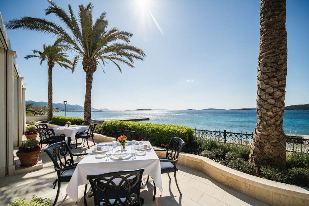 Hotel Katarina, at the table