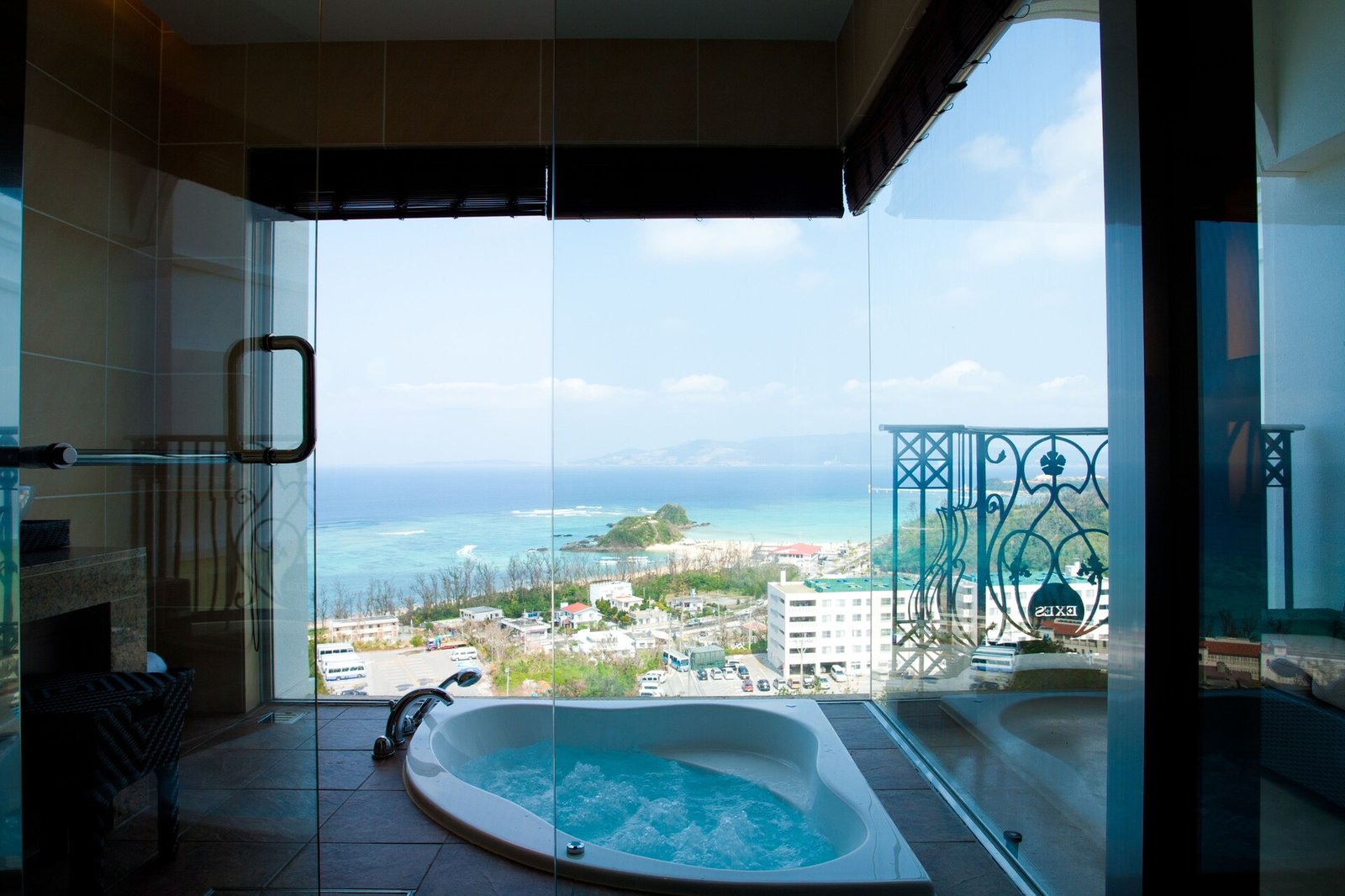 Okinawa Kariyushi Resort Exes Onna — rooms
