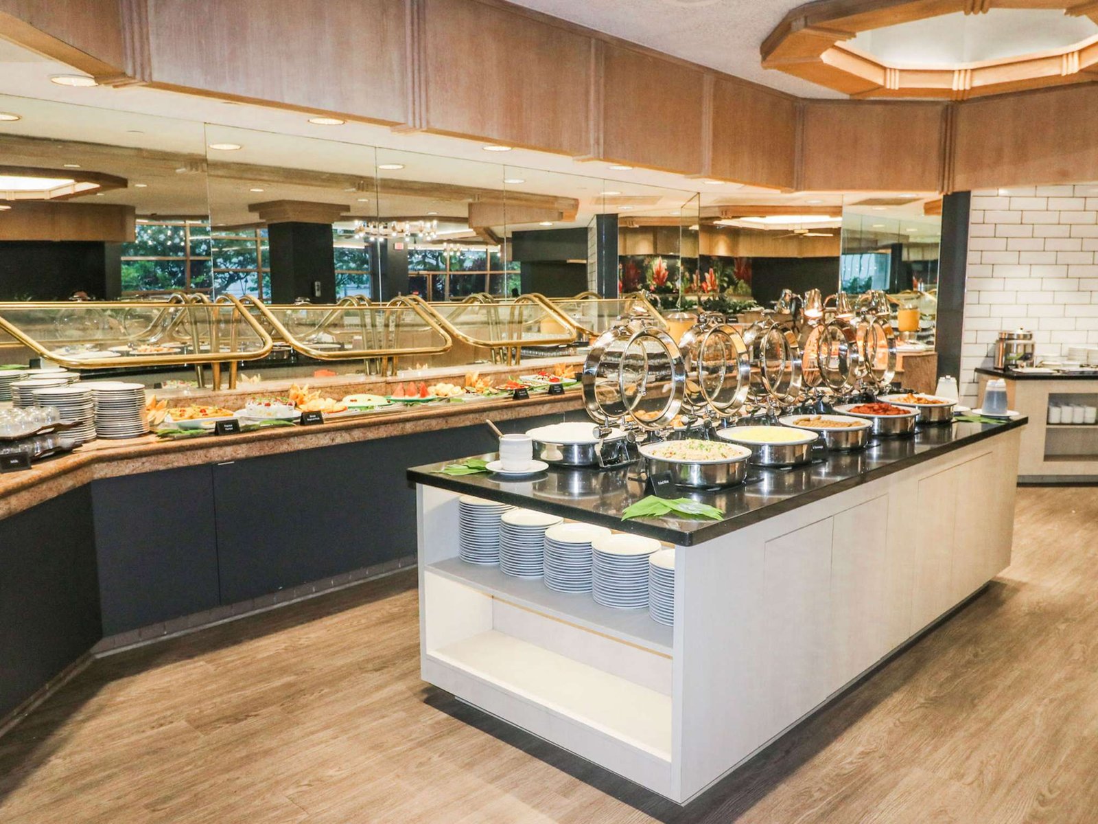 Ala Moana Hotel by Mantra, at the table