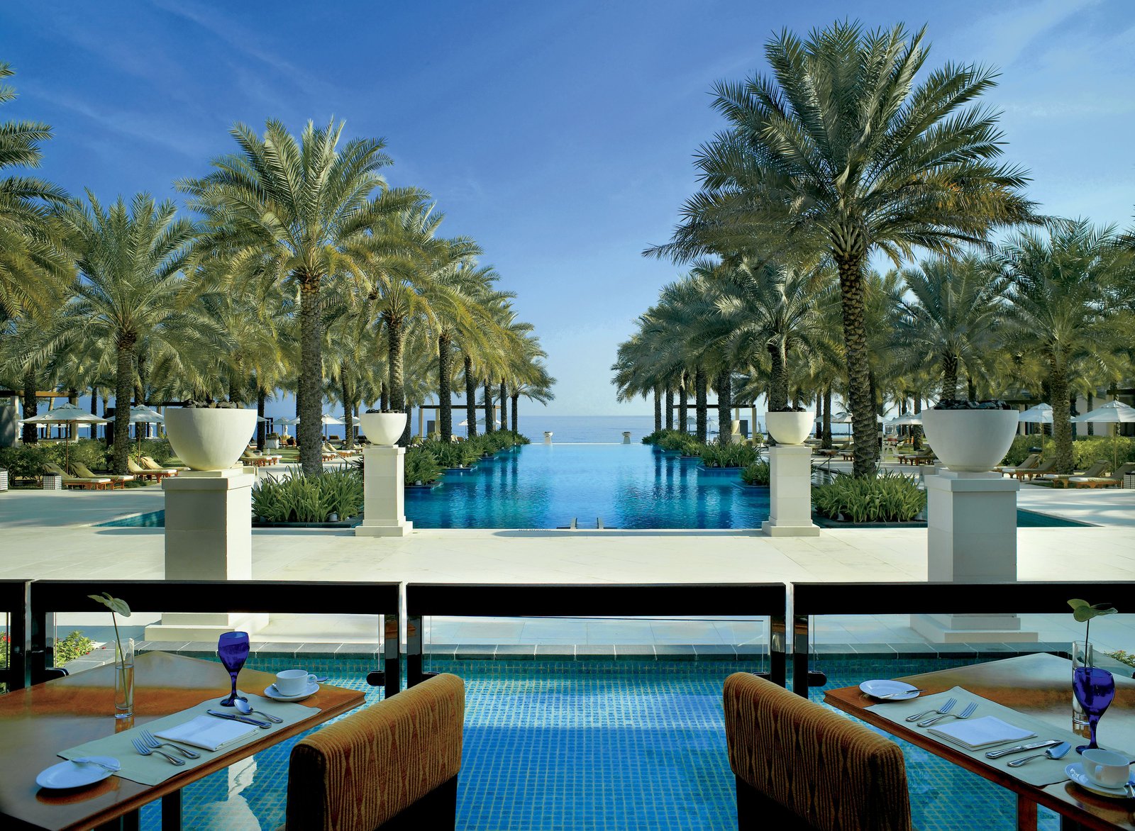 Al Bustan Palace, a Ritz-Carlton Hotel, eat & drink