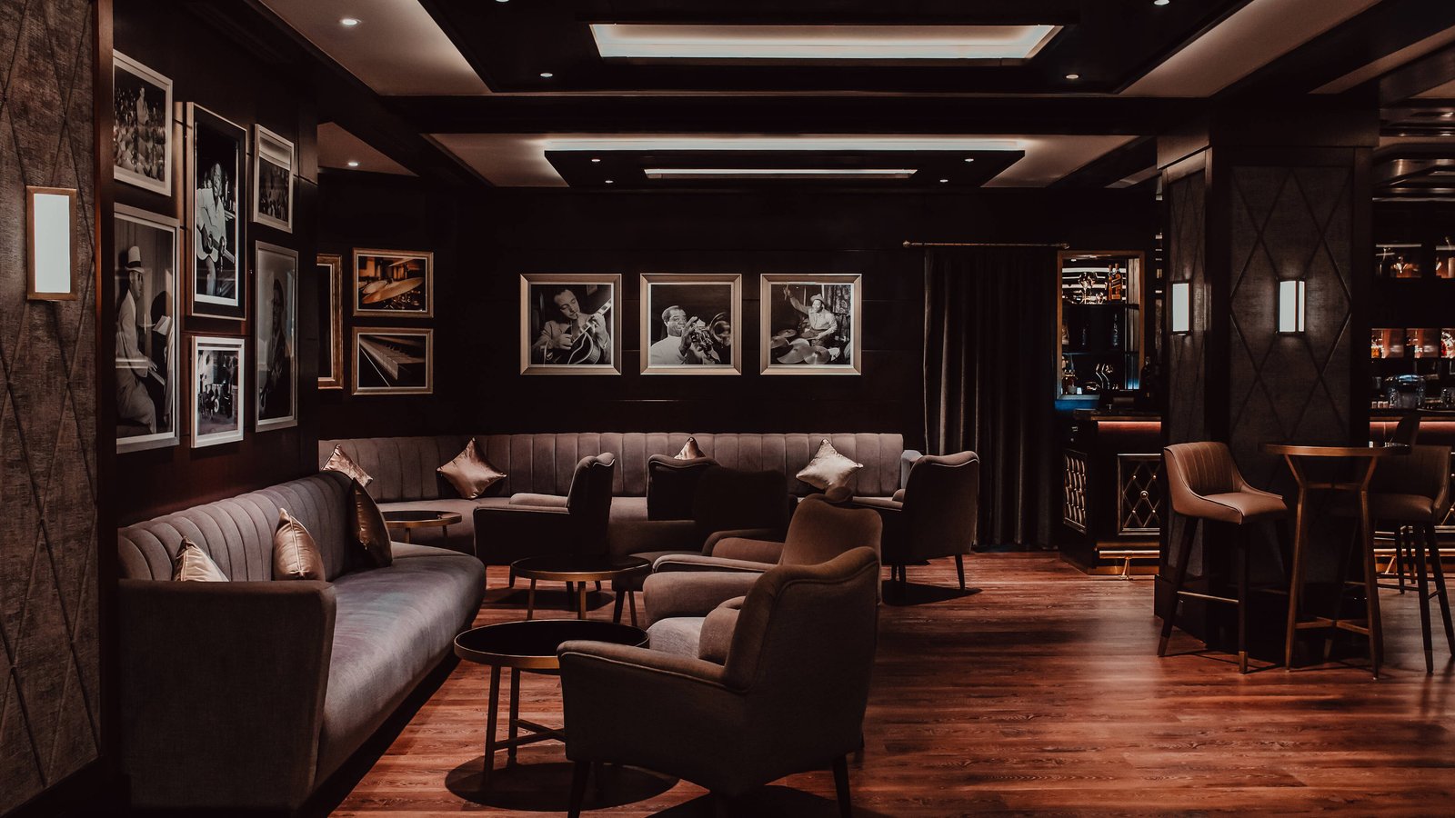 Al Bustan Palace, a Ritz-Carlton Hotel, eat & drink