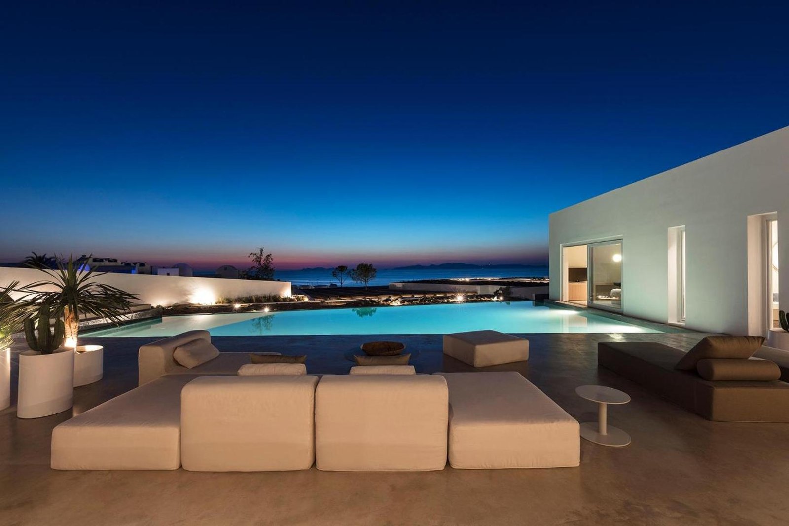 Andronis Arcadia, vibe