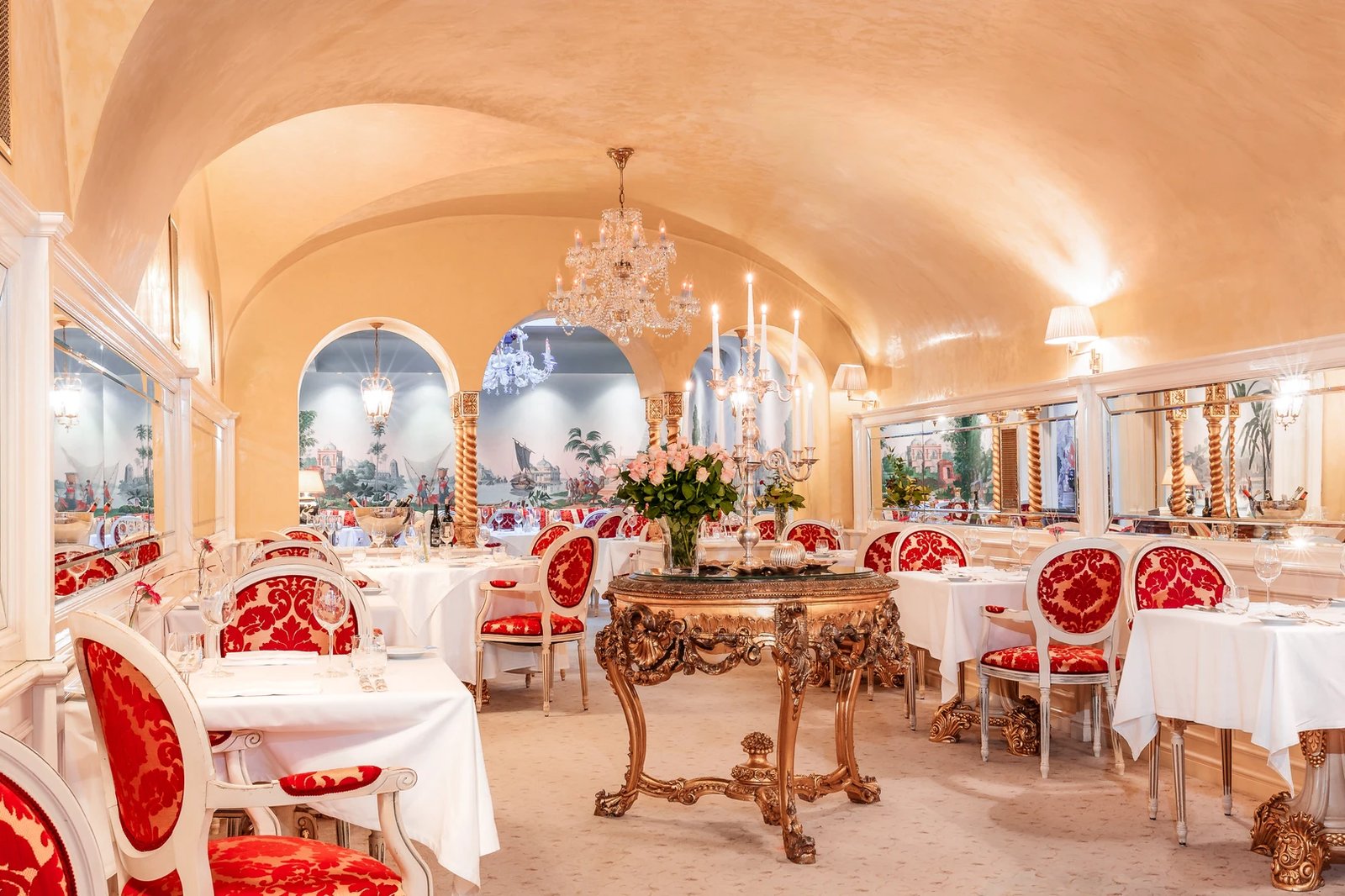 Alchymist Grand Hotel and Spa, at the table