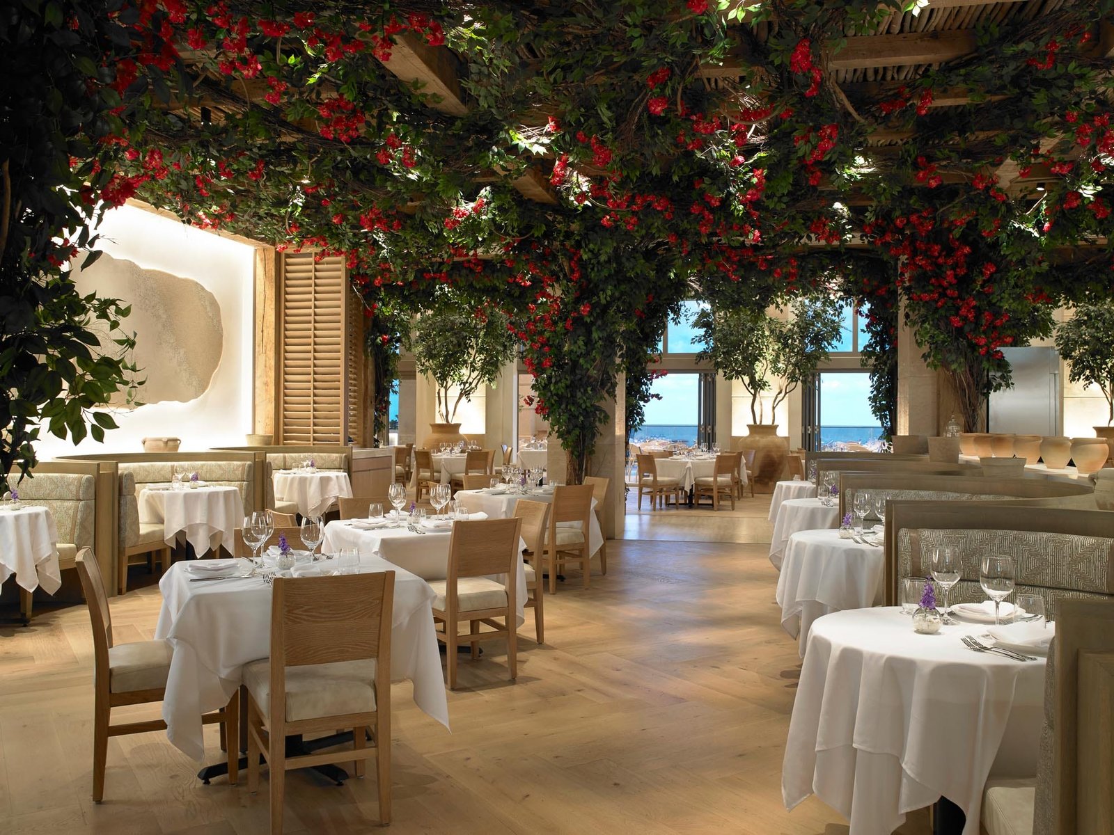Acqualina Resort & Residences On The Beach, avra miami