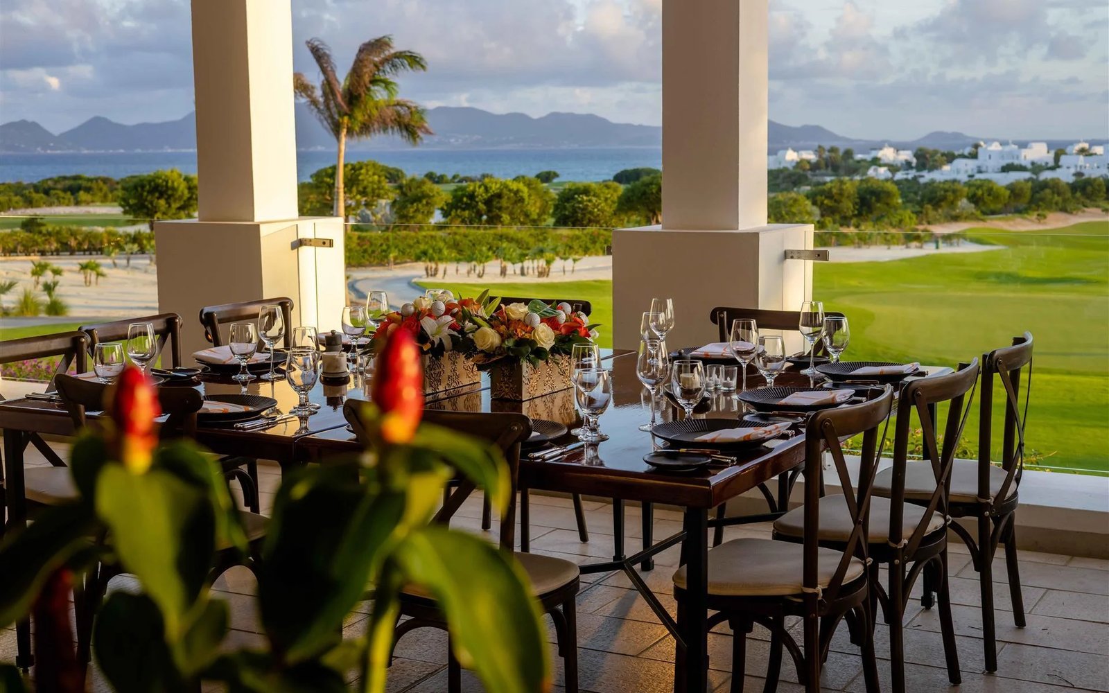 Aurora Anguilla Resort & Golf Club, eat & drink