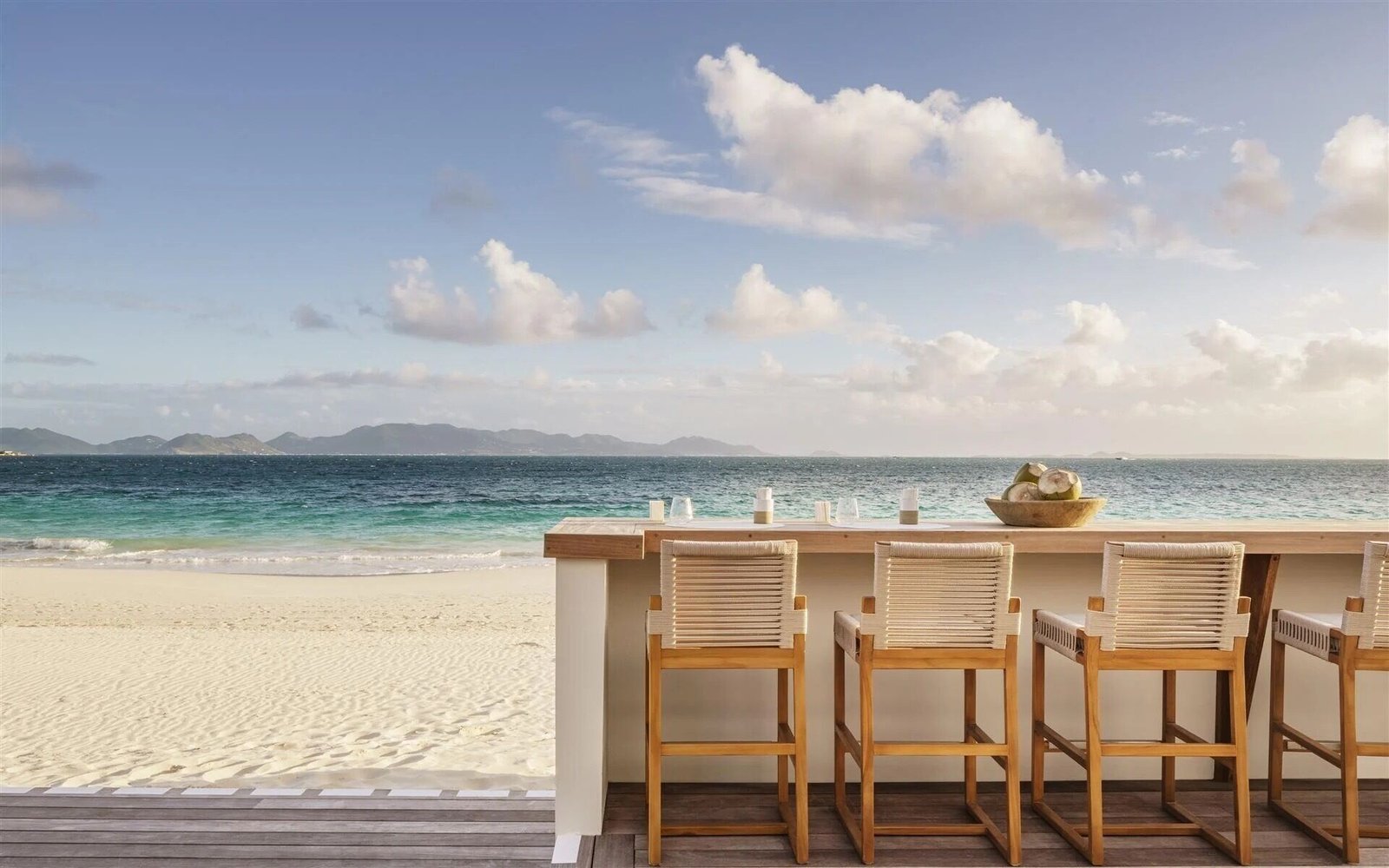 Aurora Anguilla Entertainment Complex, eat & drink