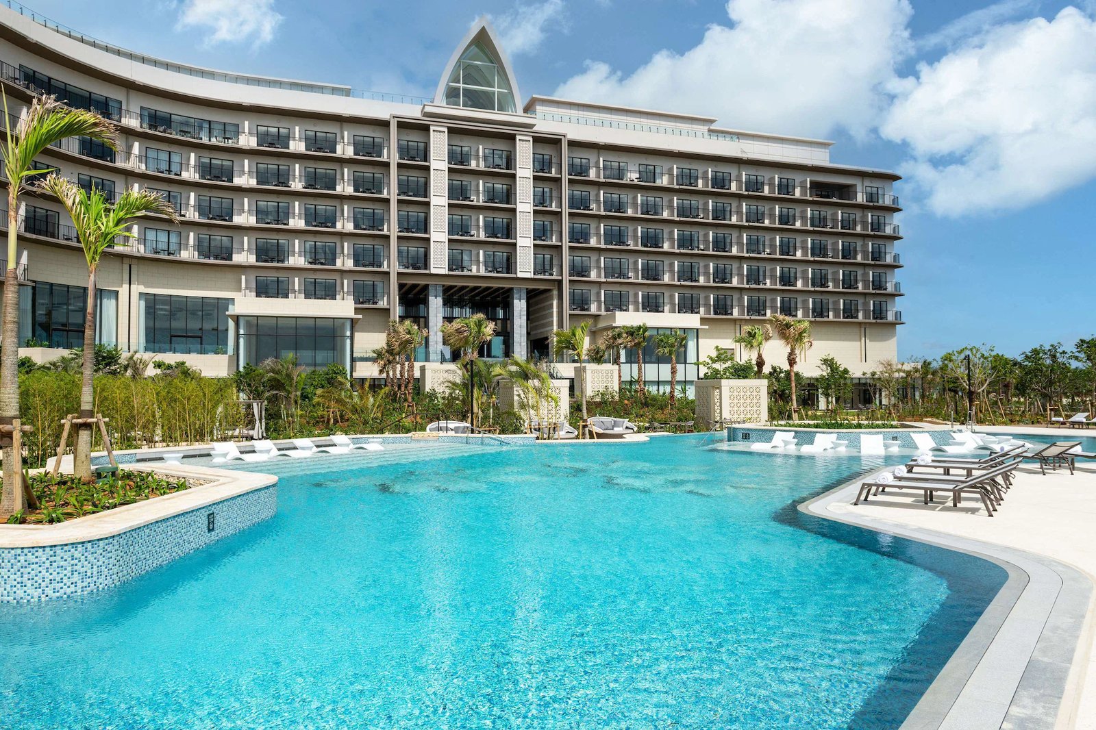 Hilton Okinawa Miyako Island Resort — vibe
