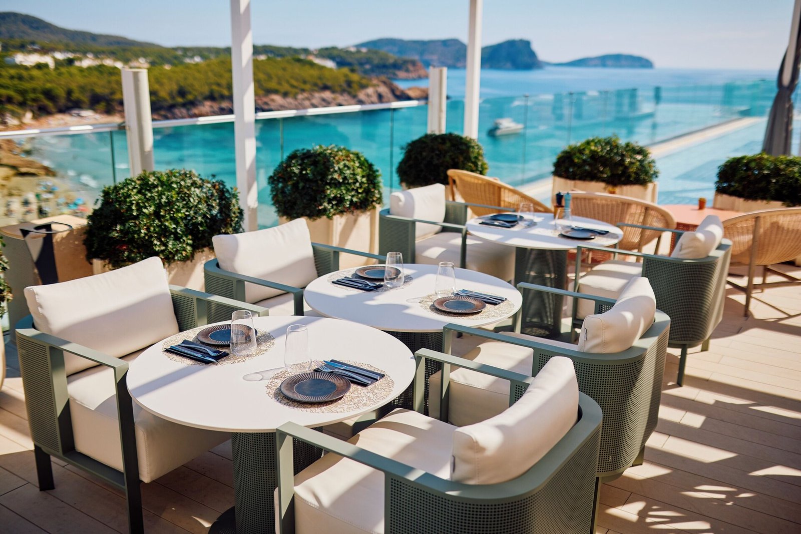 BLESS Ibiza Cala Nova, eat & drink